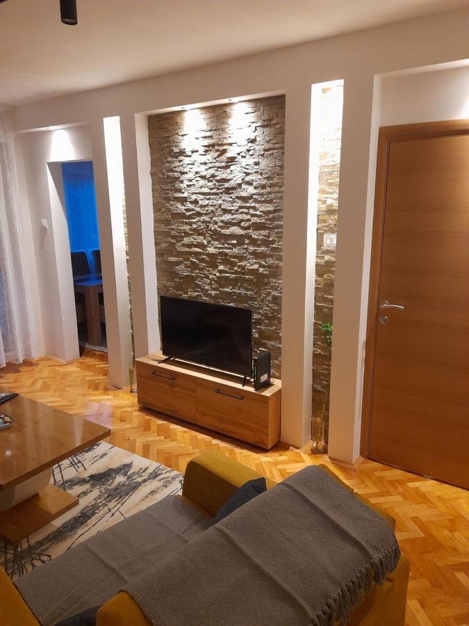 Holiday Apartaments 2 Ni Exterior foto